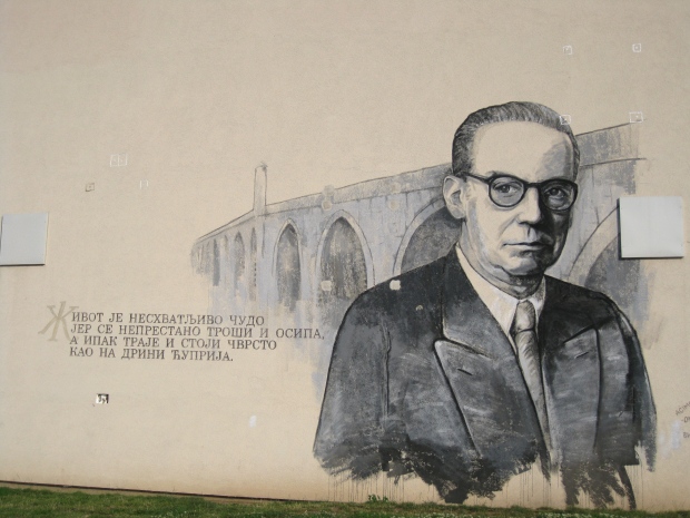 9. Grafit u Višegradu u neposrednoj blizini Andrićgrada prikazuje jednu od najznačajnijih rečenica romana na Drini ćuprija